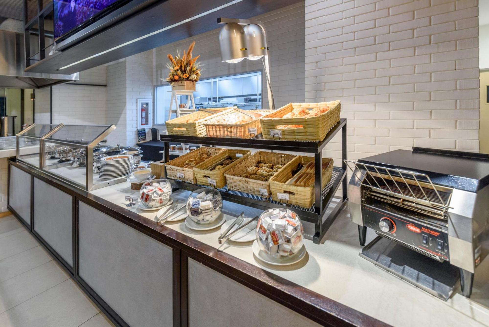 Eb Hotel By Eurobuilding Quito Airport Tababela Εξωτερικό φωτογραφία